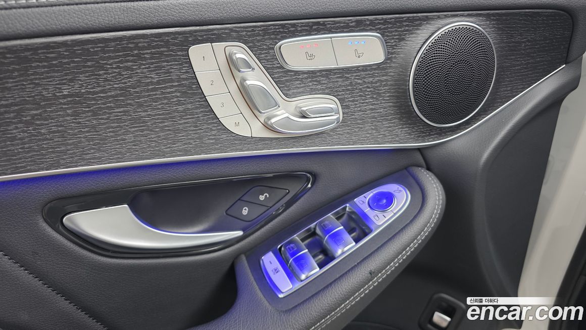 Mercedes-Benz GLC-Class 2023