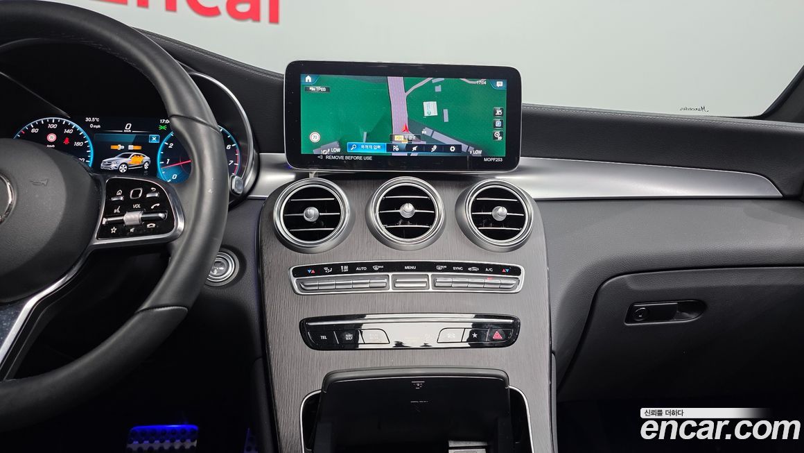 Mercedes-Benz GLC-Class 2023