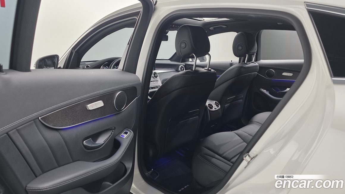 Mercedes-Benz GLC-Class 2023