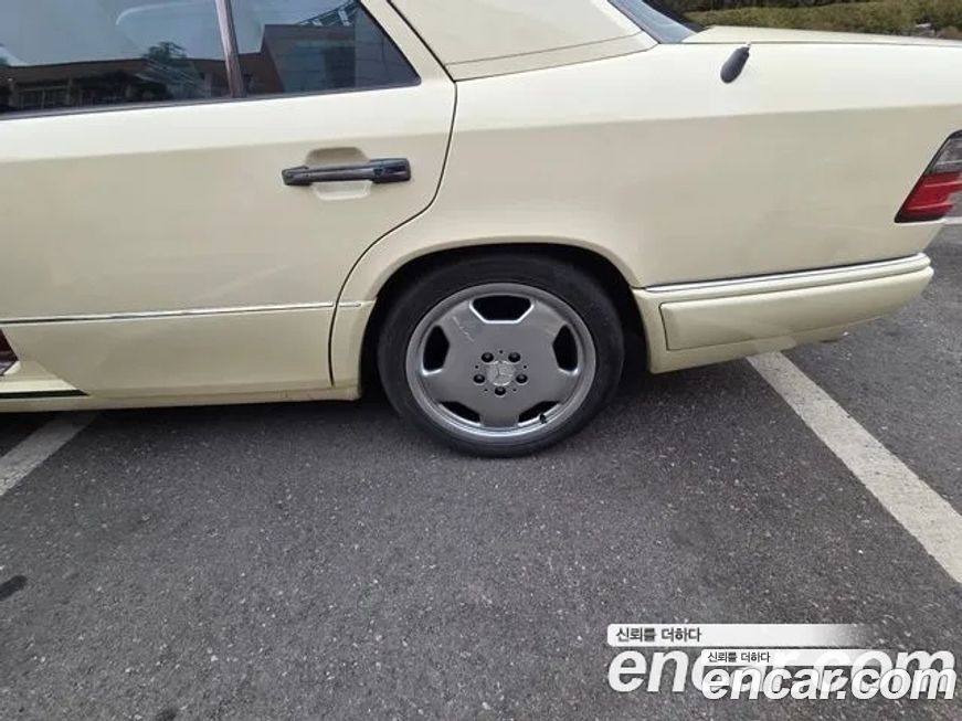 Mercedes-Benz E-Class 1995