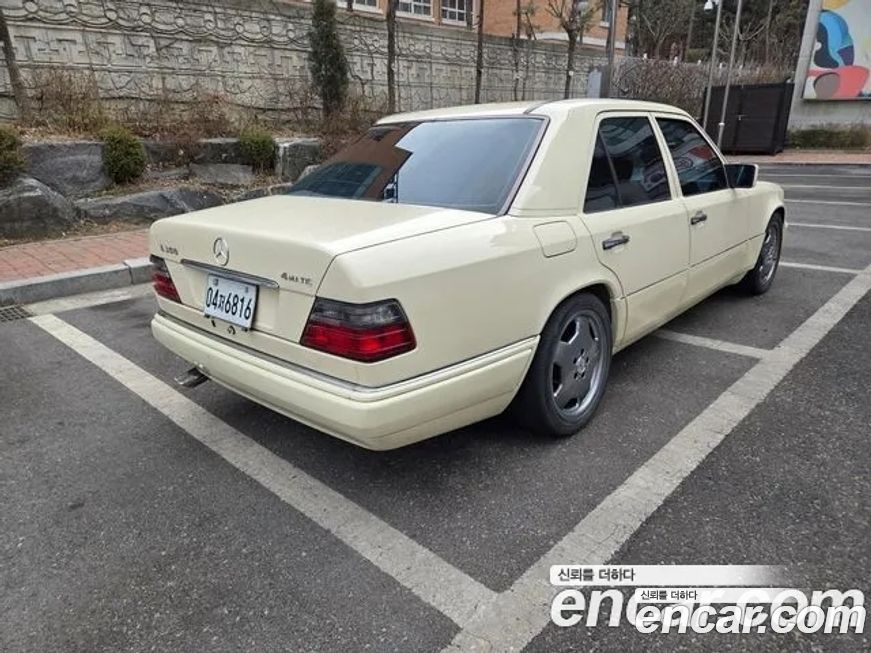 Mercedes-Benz E-Class 1995