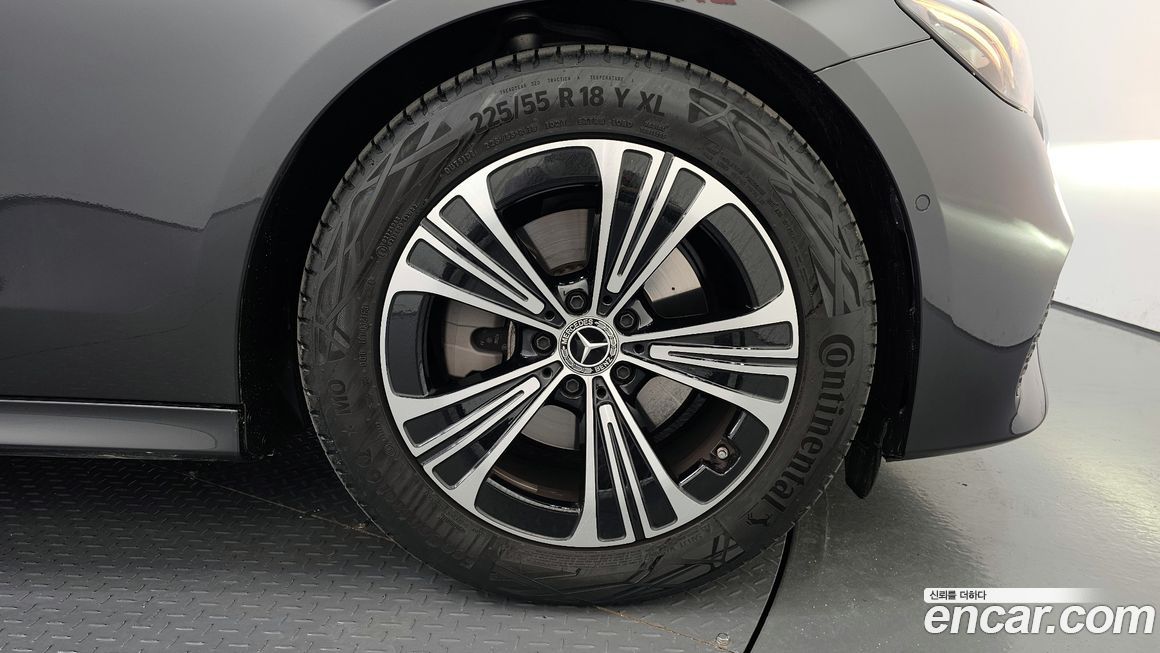 Mercedes-Benz E-Class 2025