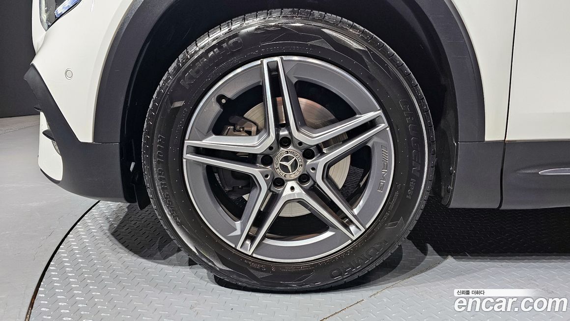 Mercedes-Benz GLB-Class 2021