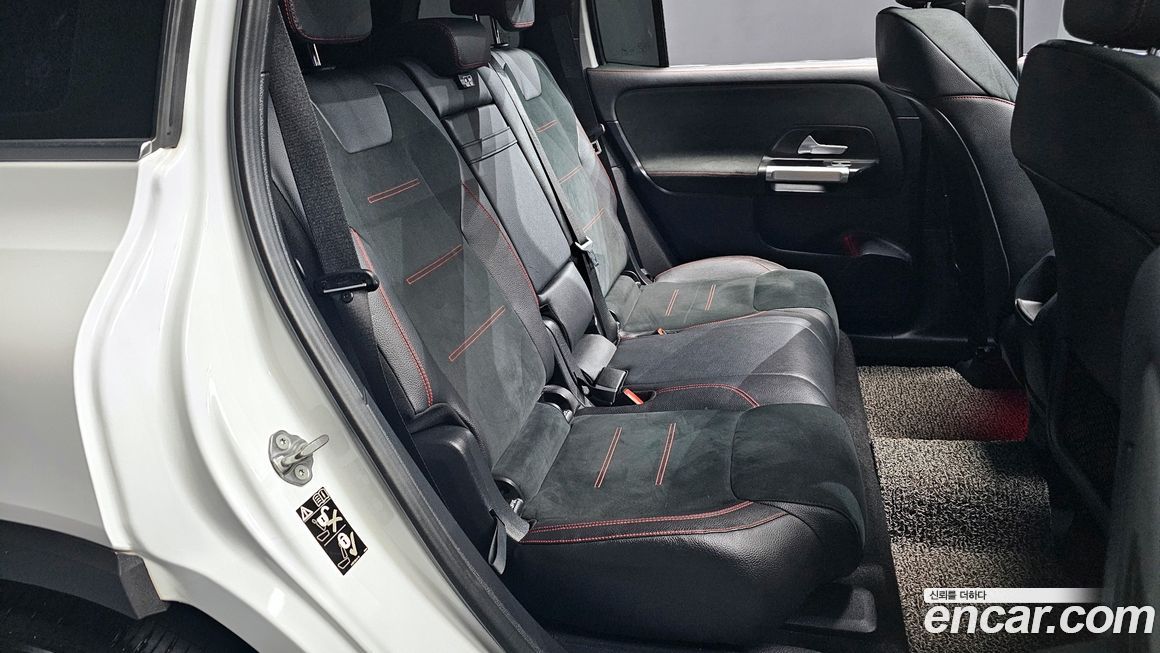 Mercedes-Benz GLB-Class 2021