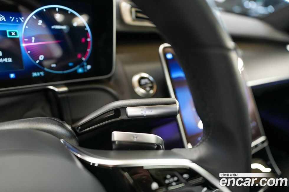 Mercedes-Benz S-Class 2025