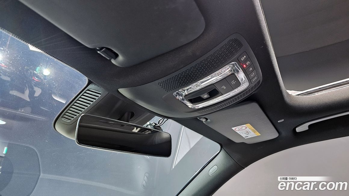 Mercedes-Benz GLB-Class 2021