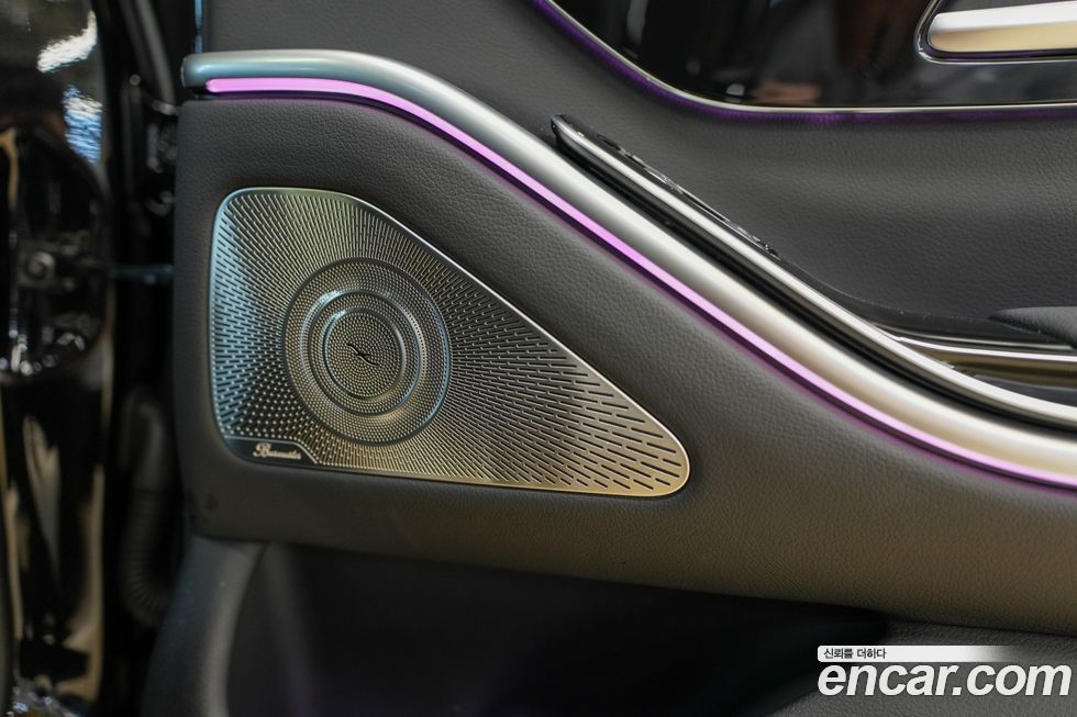 Mercedes-Benz S-Class 2025