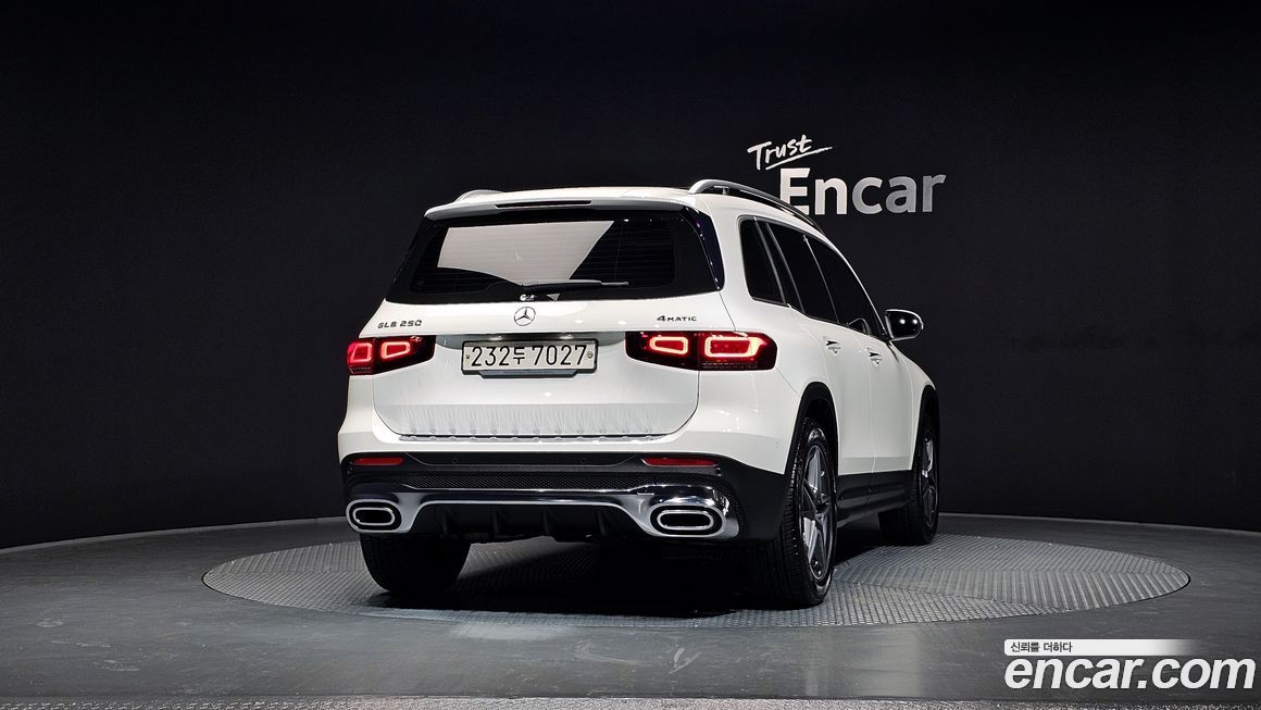 Mercedes-Benz GLB-Class 2021