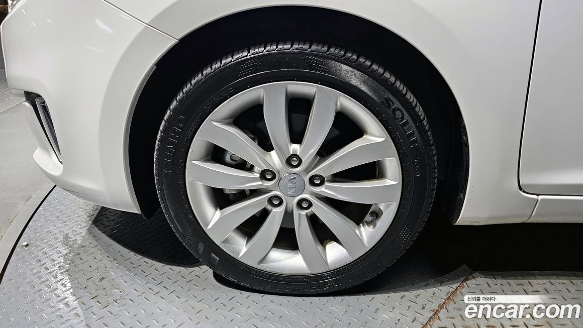 Kia Carens 2016