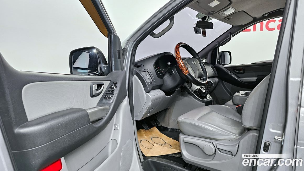 Hyundai Starex 2016