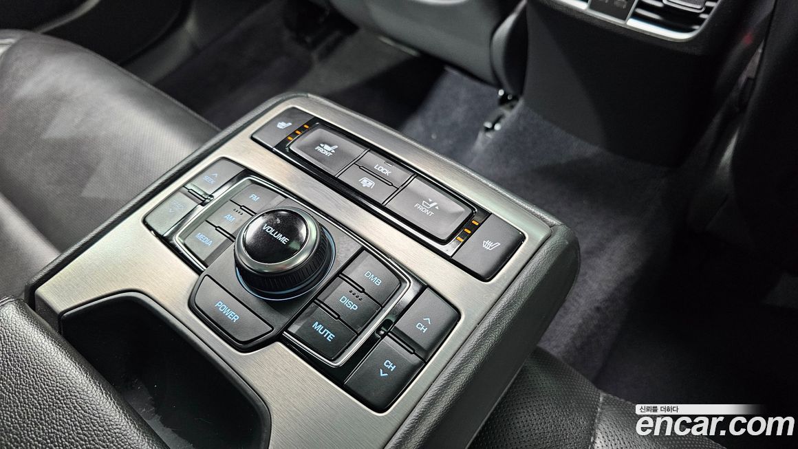 Hyundai Genesis 2016