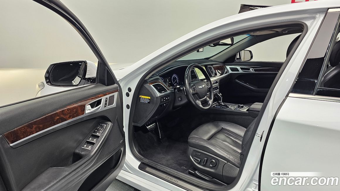 Hyundai Genesis 2016