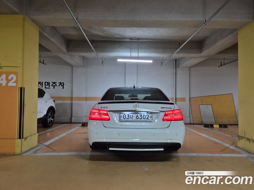 Mercedes-Benz E-Class 2010