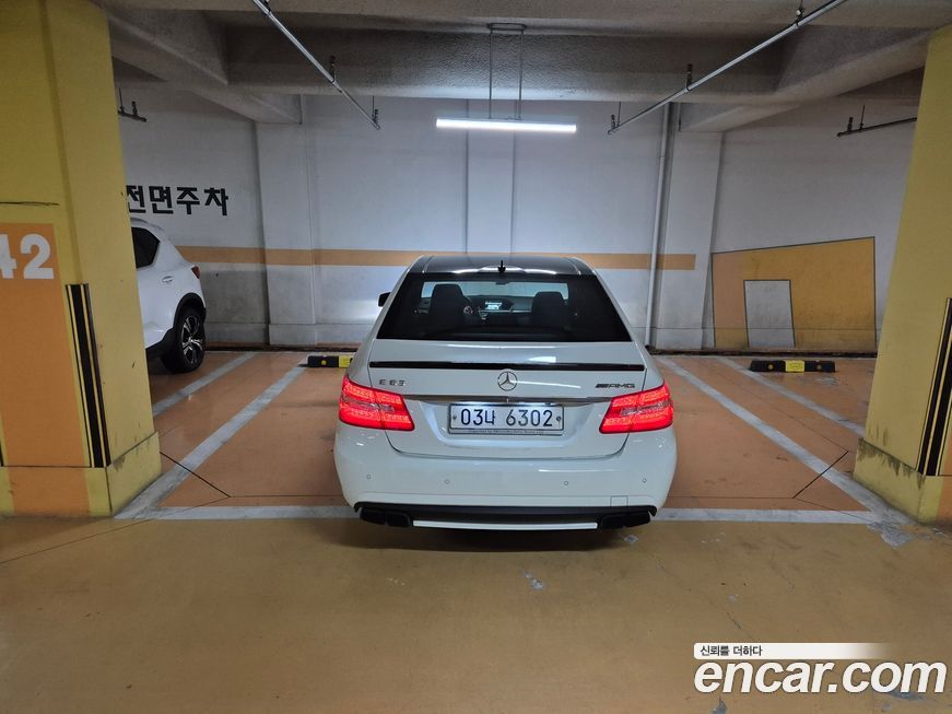 Mercedes-Benz E-Class 2010