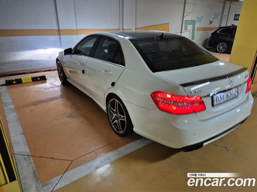 Mercedes-Benz E-Class 2010