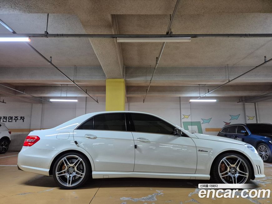 Mercedes-Benz E-Class 2010