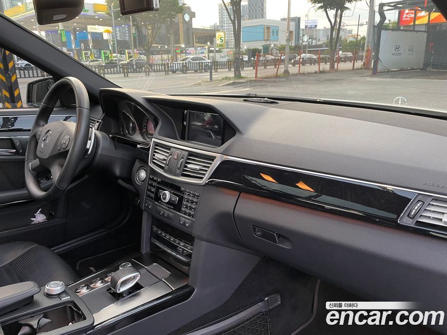 Mercedes-Benz E-Class 2010
