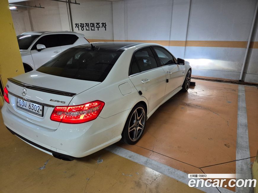 Mercedes-Benz E-Class 2010