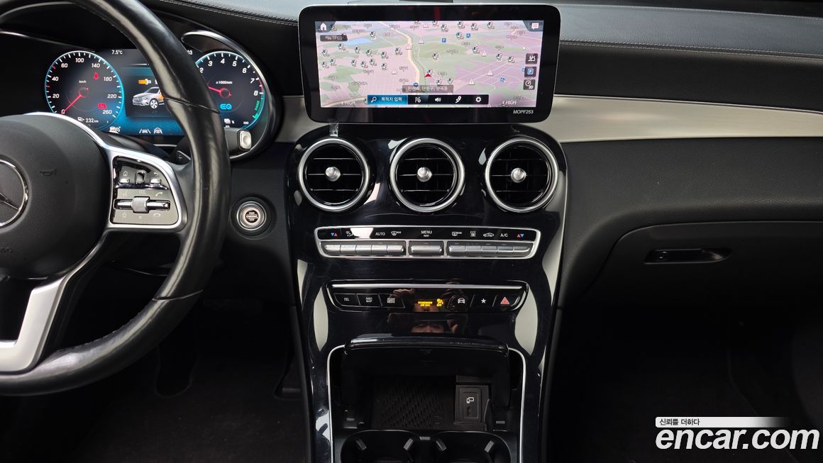 Mercedes-Benz GLC-Class 2021