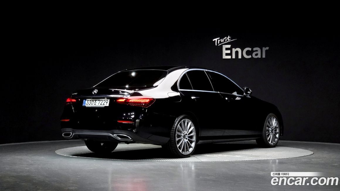 Mercedes-Benz E-Class 2021
