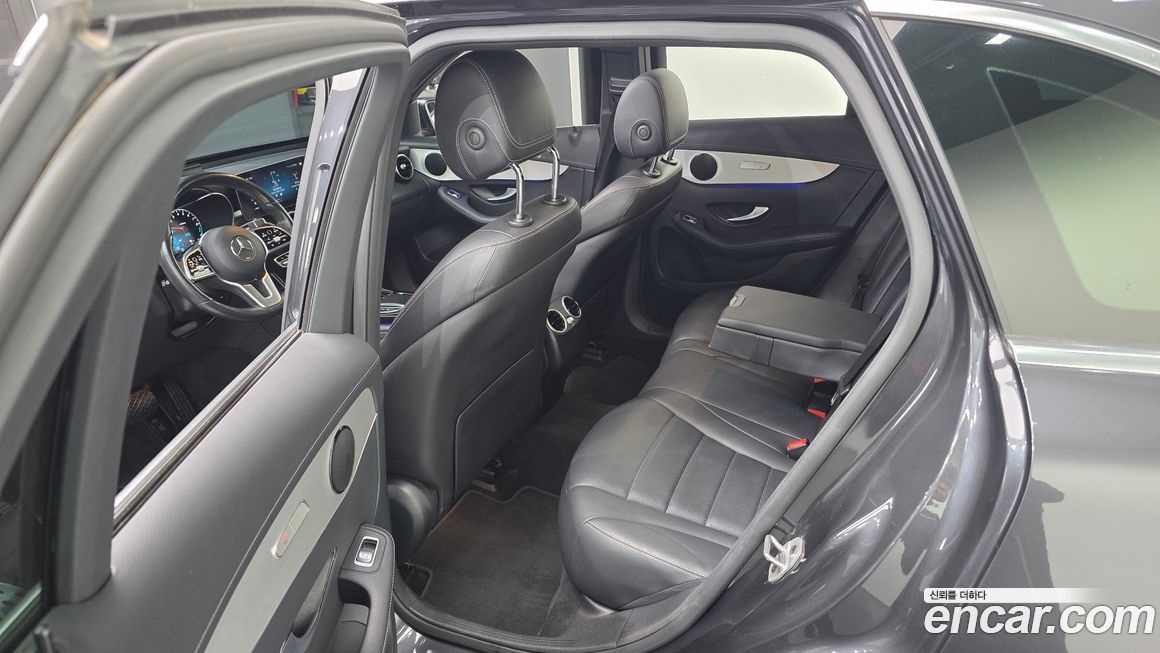 Mercedes-Benz GLC-Class 2021