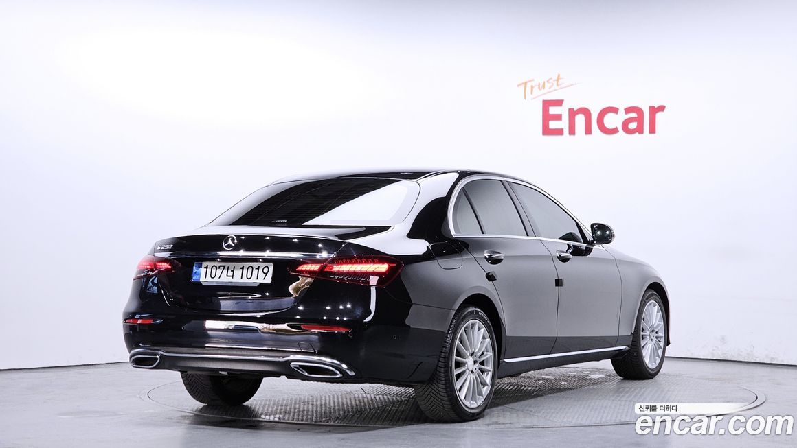 Mercedes-Benz E-Class 2021