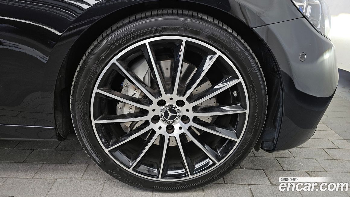 Mercedes-Benz E-Class 2023