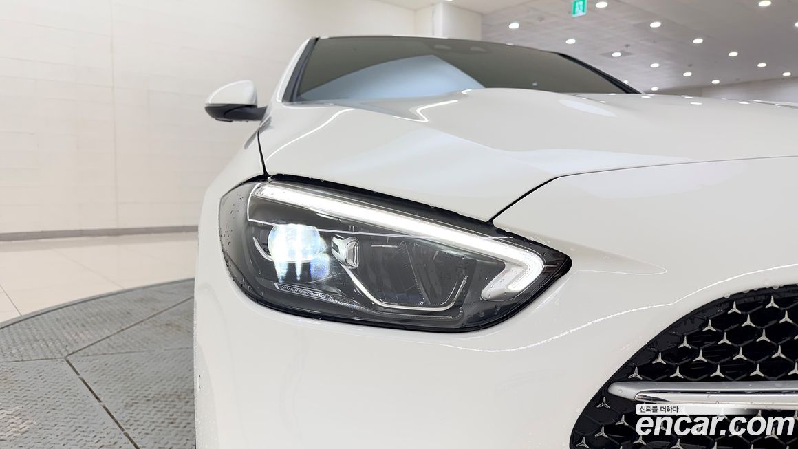 Mercedes-Benz C-Class 2025