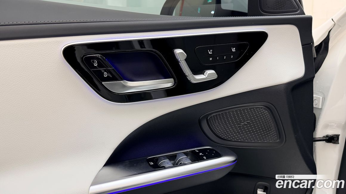 Mercedes-Benz C-Class 2025