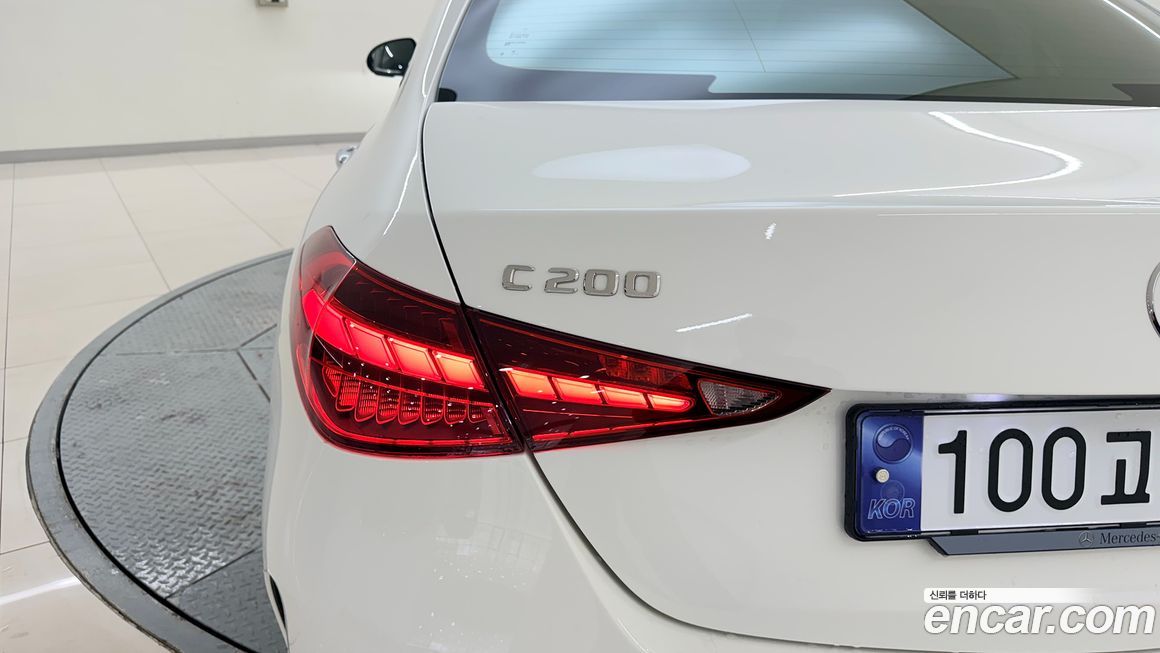 Mercedes-Benz C-Class 2025