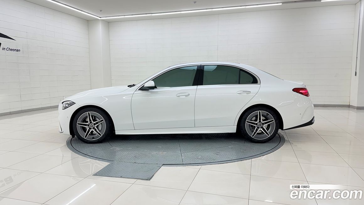 Mercedes-Benz C-Class 2025