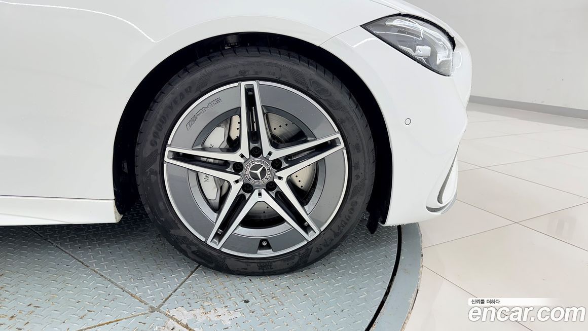 Mercedes-Benz C-Class 2025