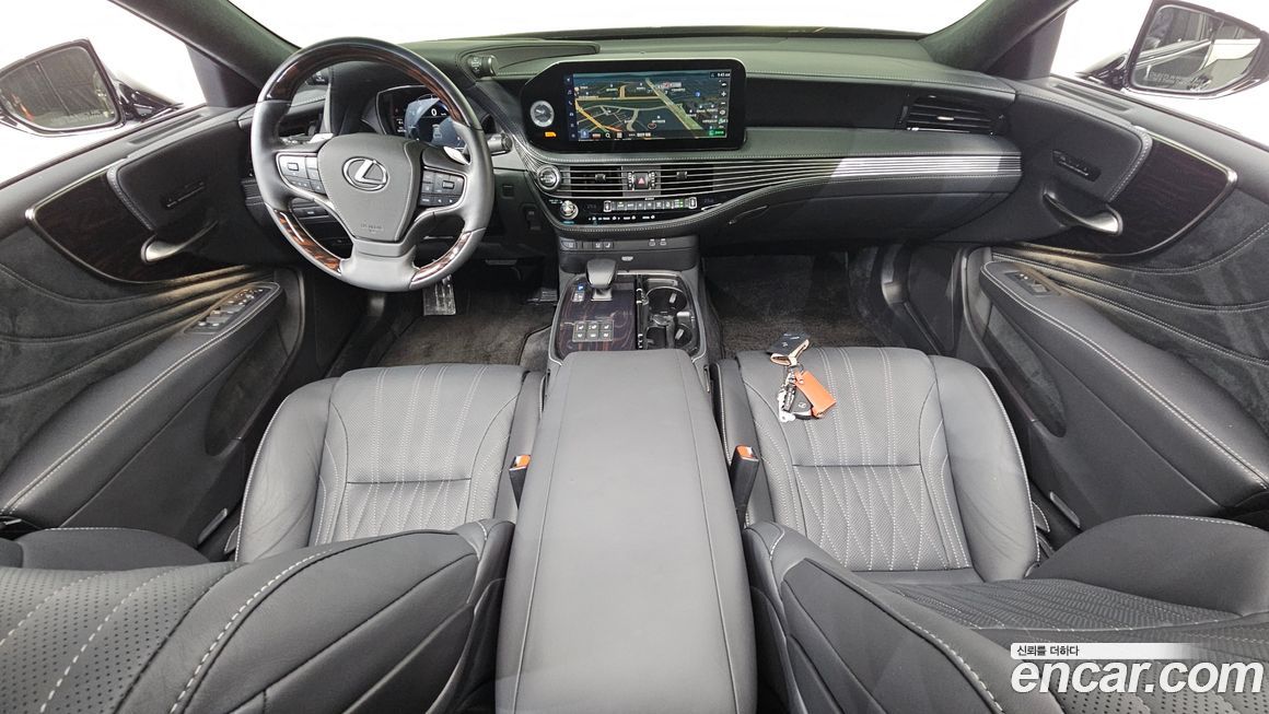 Lexus LS 2023