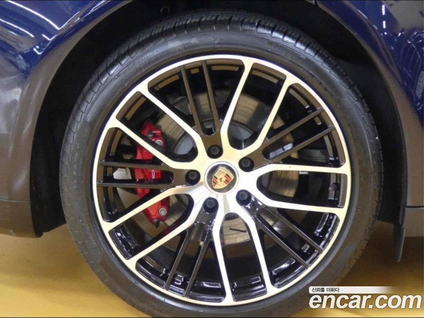 Porsche Panamera 2021