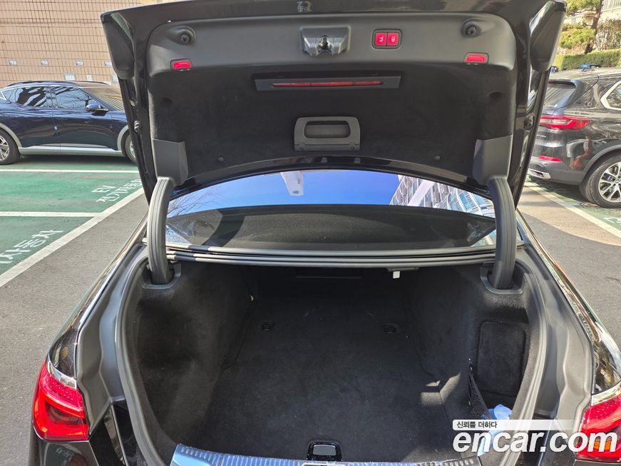 Mercedes-Benz S-Class 2021