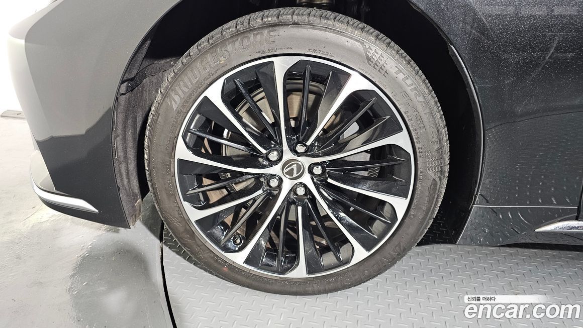Lexus LS 2023