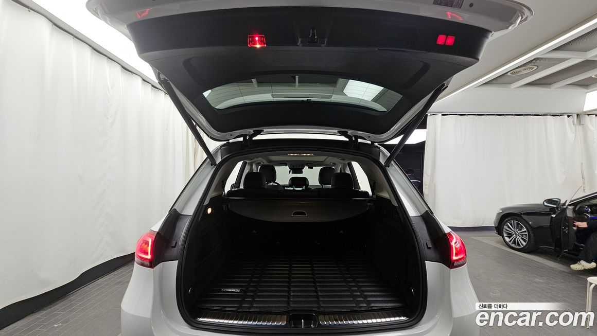 Mercedes-Benz GLE-Class 2023