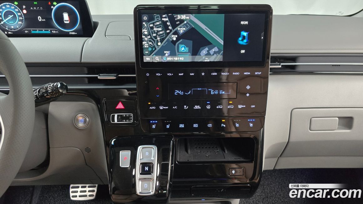 Hyundai Staria 2025