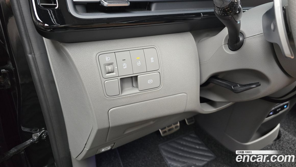 Hyundai Staria 2025