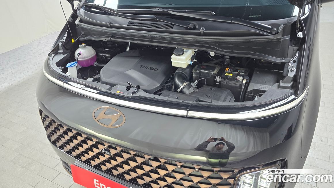 Hyundai Staria 2025