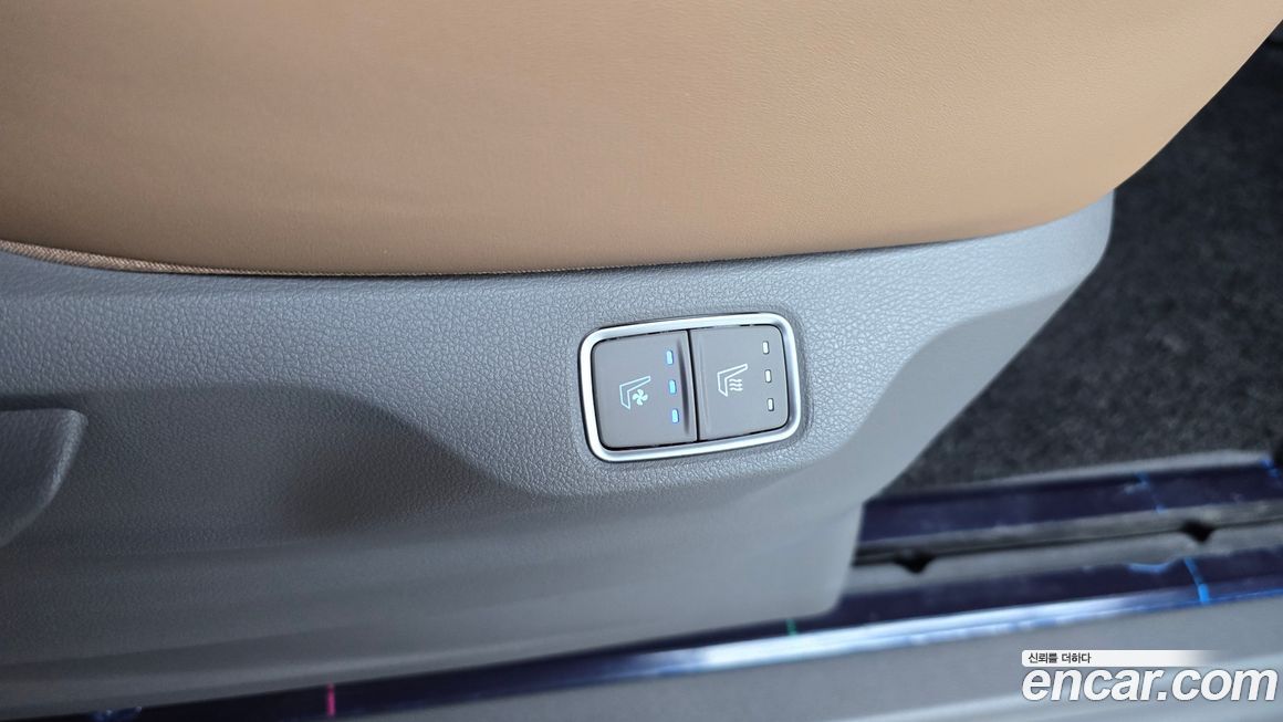 Hyundai Staria 2025