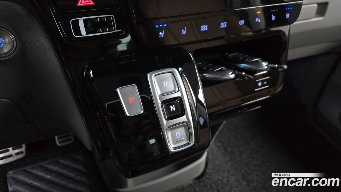 Hyundai Staria 2025