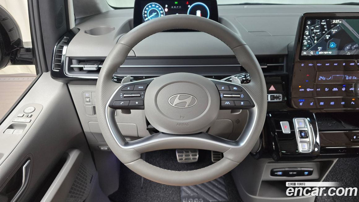 Hyundai Staria 2025