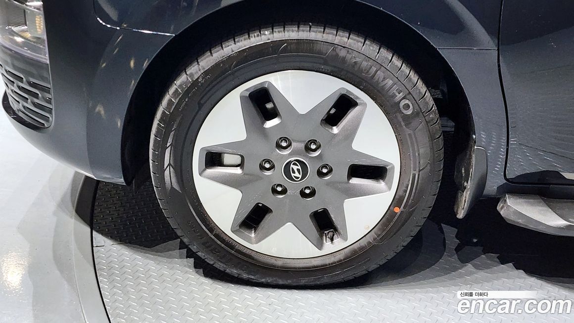 Hyundai Staria 2025