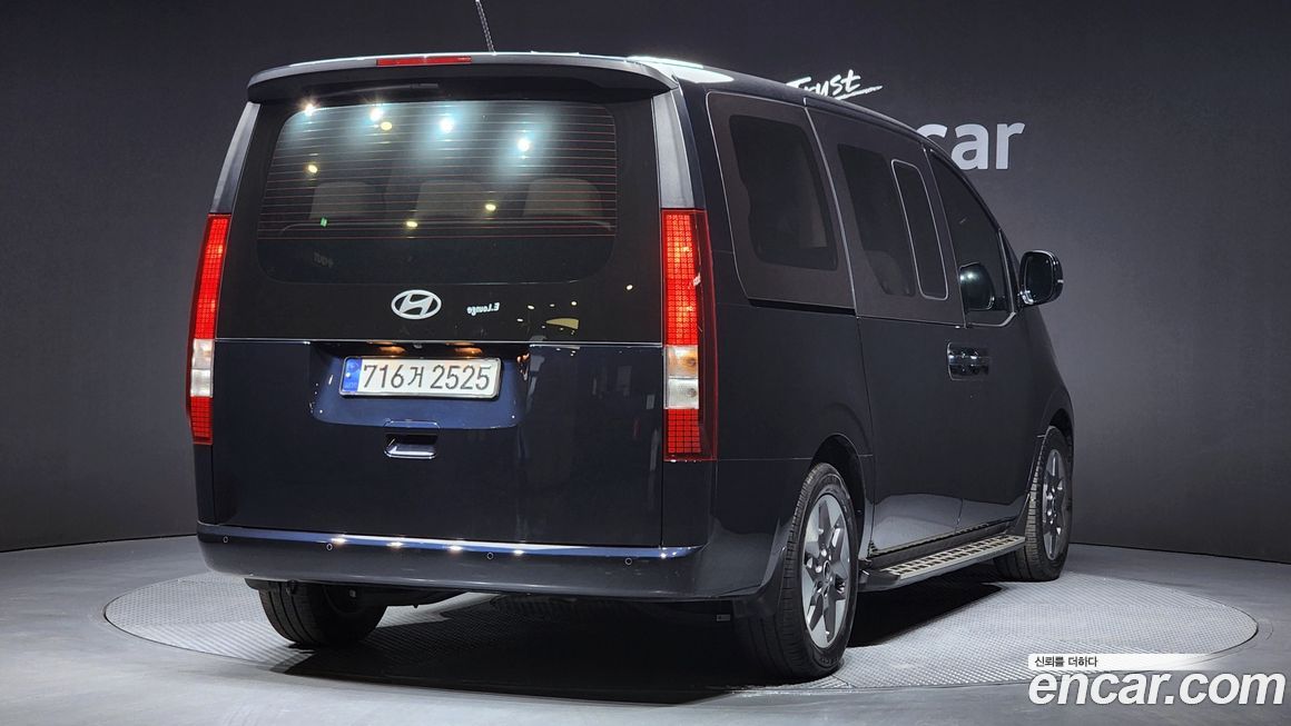 Hyundai Staria 2025