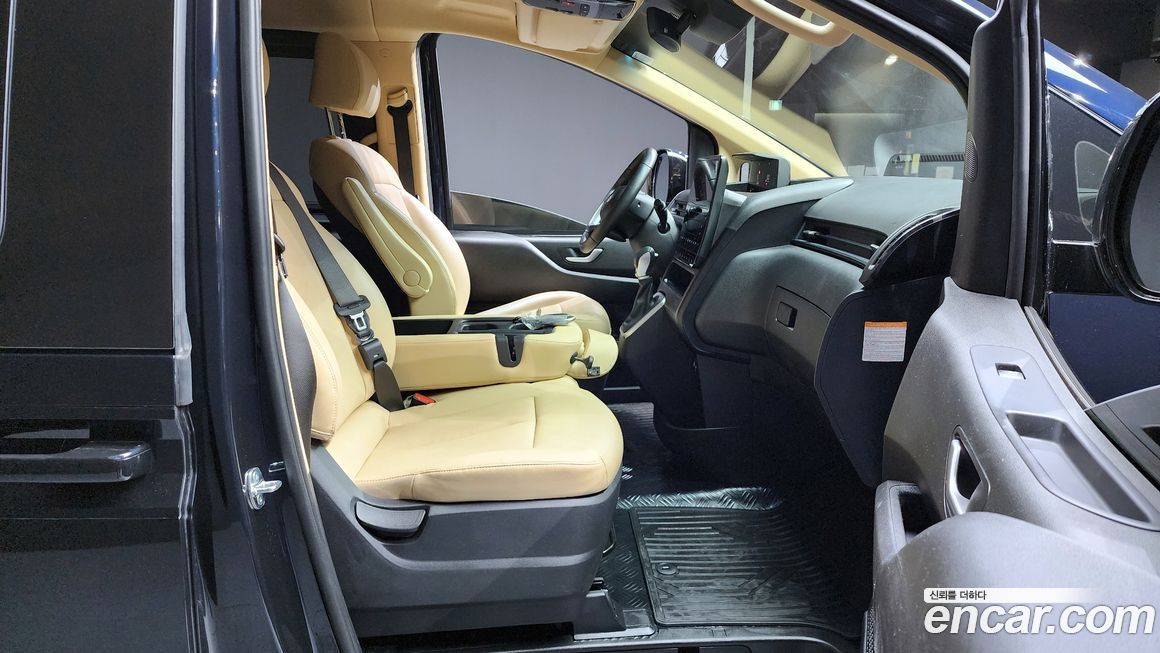 Hyundai Staria 2025