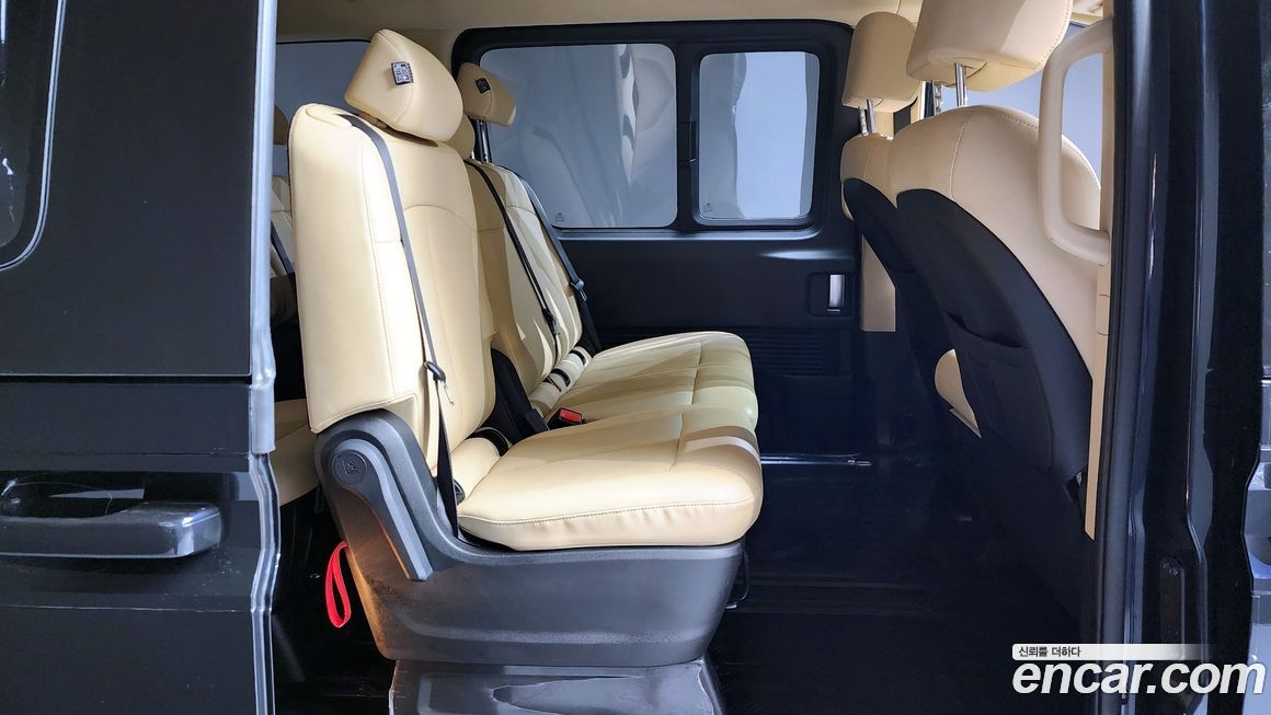 Hyundai Staria 2025