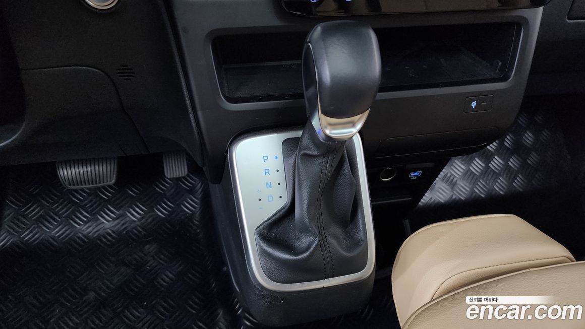 Hyundai Staria 2025