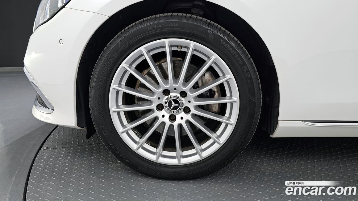Mercedes-Benz E-Class 2021