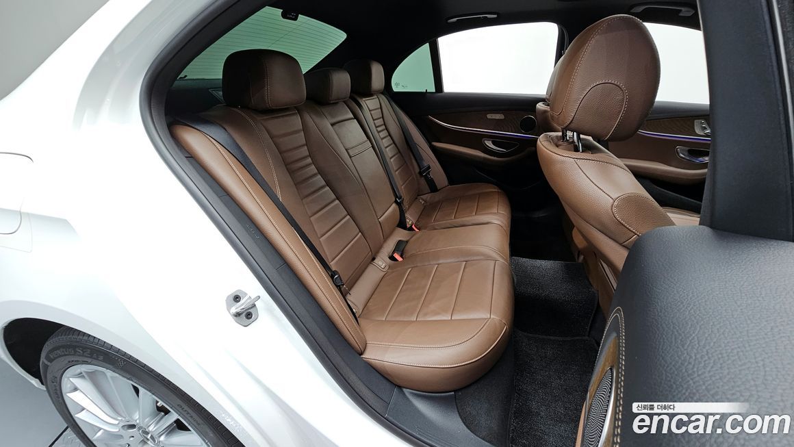 Mercedes-Benz E-Class 2021